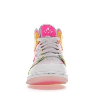 Jordan 1 Mid
Edge Glow (GS)